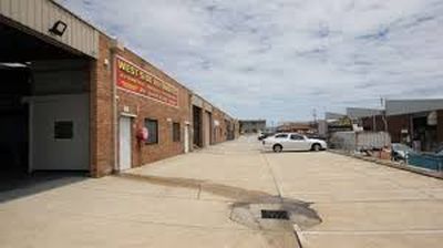 COMMERCIAL UNIT FOR LEASE