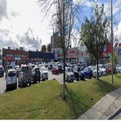 PLAZA FOR SALE ON YONGE ST IN RICHMOND HILL