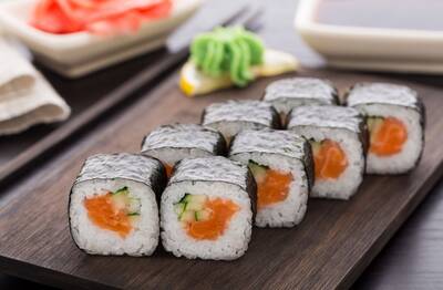 SUSHI RESTAURANT & L.L.B.O FOR SALE WITH/WITHOUT FRANCHISE - TORONTO