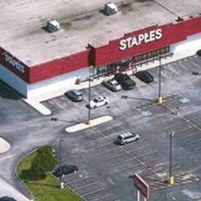 PLAZA WITH TENANT FOR SALE