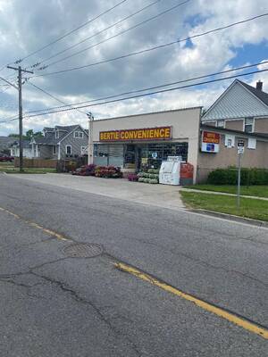 Convenience Store with 4 Bedroom House for Sale in Niagara Region