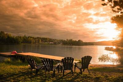 22 acres gorgeous cottage resort with 2 km of shoreland and best sunsets