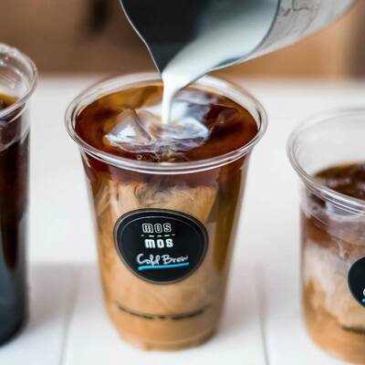 “NEW” MOS MOS COFFEE CAFÉ DOWNTOWN TORONTO