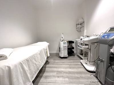 Well-Established Health&Beauty SPA-Medical Spa Business (2542 E Hastings St)