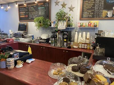Beachside Cafe business for sale(108-828 Harbouriside Dr, North Vancouver )