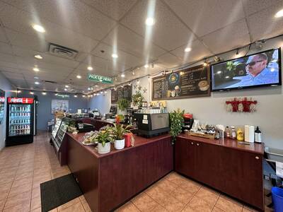 Beachside Cafe business for sale(108-828 Harbouriside Dr, North Vancouver )